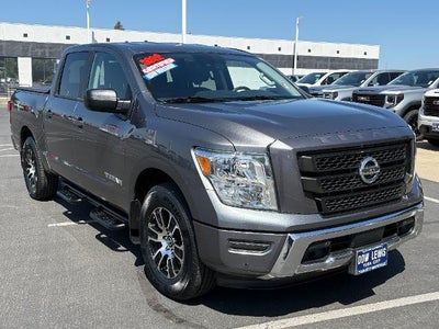 2022 Nissan Titan SV