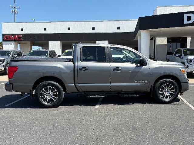 2022 Nissan Titan SV