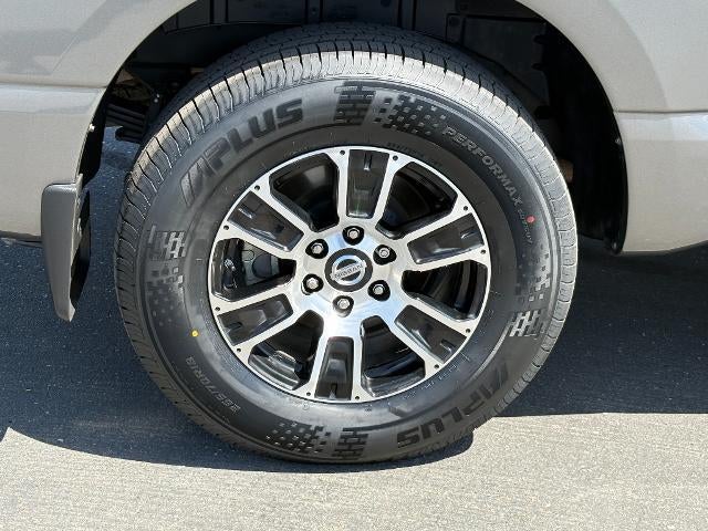 2022 Nissan Titan SV