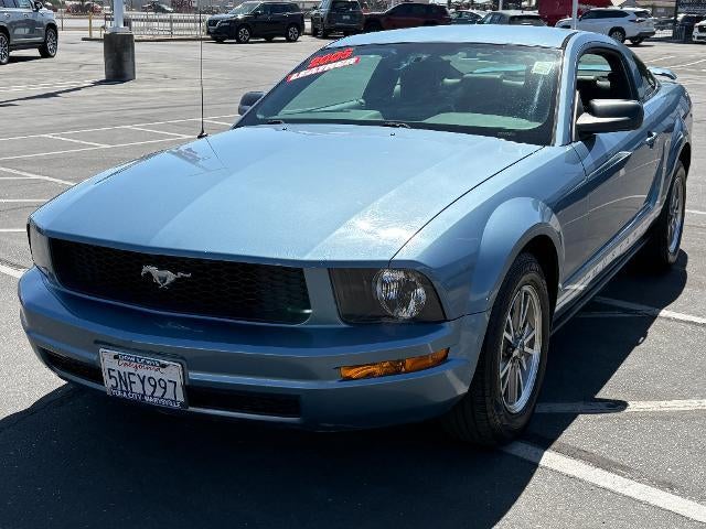 2005 Ford Mustang Deluxe