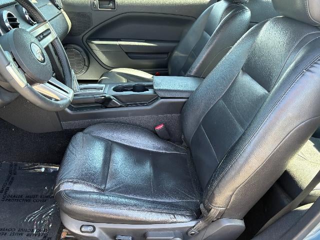 2005 Ford Mustang Deluxe
