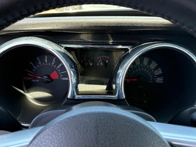 2005 Ford Mustang Deluxe