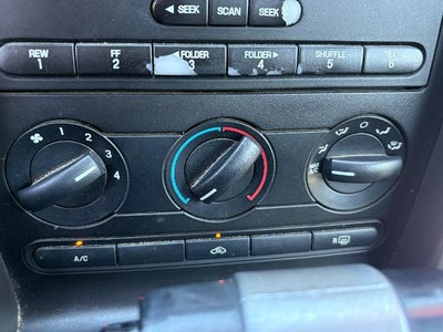 2005 Ford Mustang Deluxe