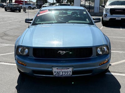 2005 Ford Mustang Deluxe