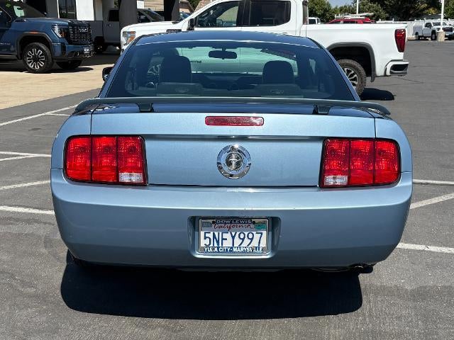2005 Ford Mustang Deluxe