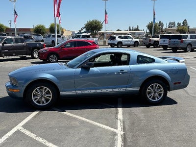 2005 Ford Mustang Deluxe