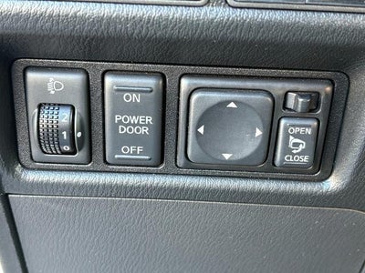 2011 INFINITI QX56 7-passenger