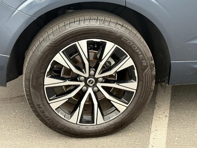 2024 Volvo XC60 Core Dark Theme