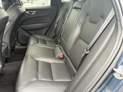 2024 Volvo XC60 Core Dark Theme