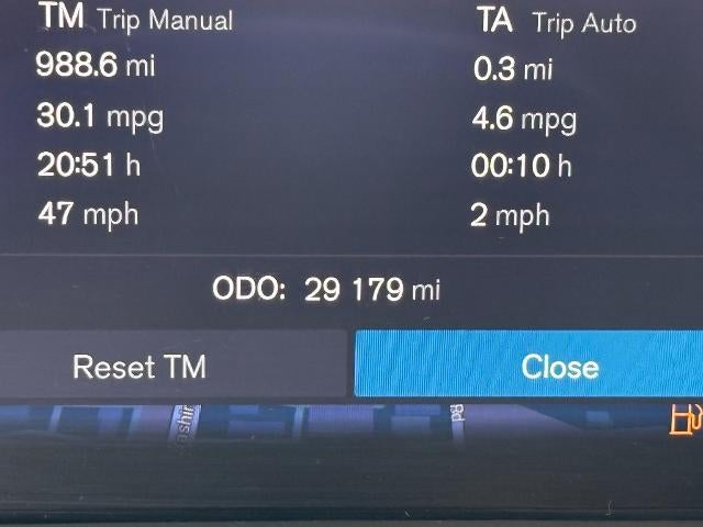 2024 Volvo XC60 Core Dark Theme