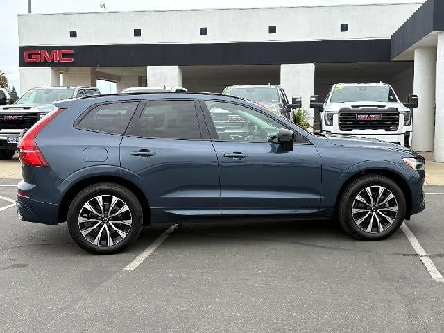 2024 Volvo XC60 Core Dark Theme