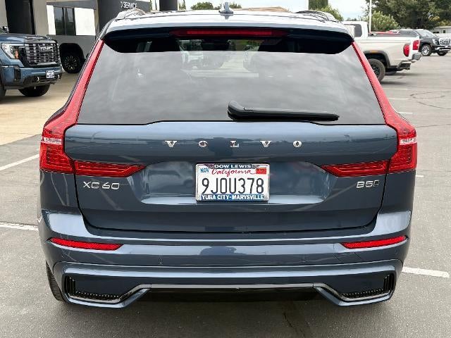 2024 Volvo XC60 Core Dark Theme